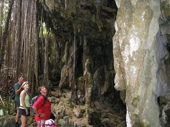 Atiu Eco-Adventure Anatakitaki Cave Tour photo 4