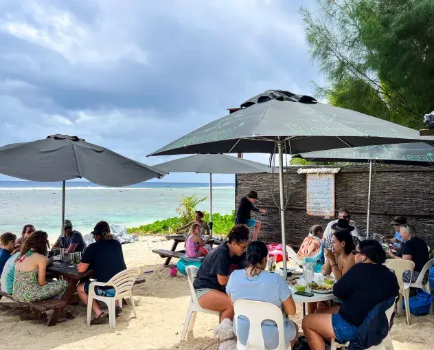 Crusoe's Restaurant & Wilson's Beach Bar