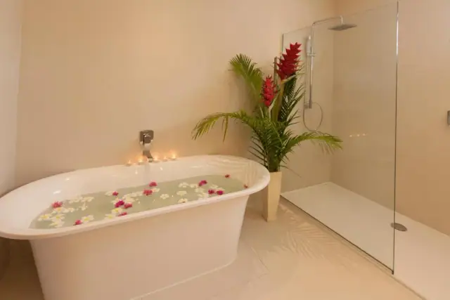 Crystal Blue Lagoon Villas photo 2