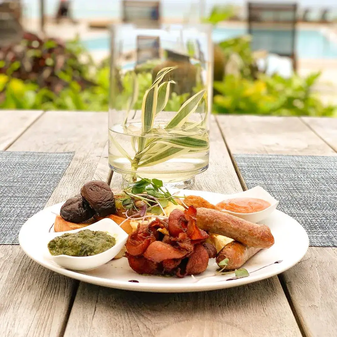 Laguna on Muri Beach Restaurant & Bar photo 5