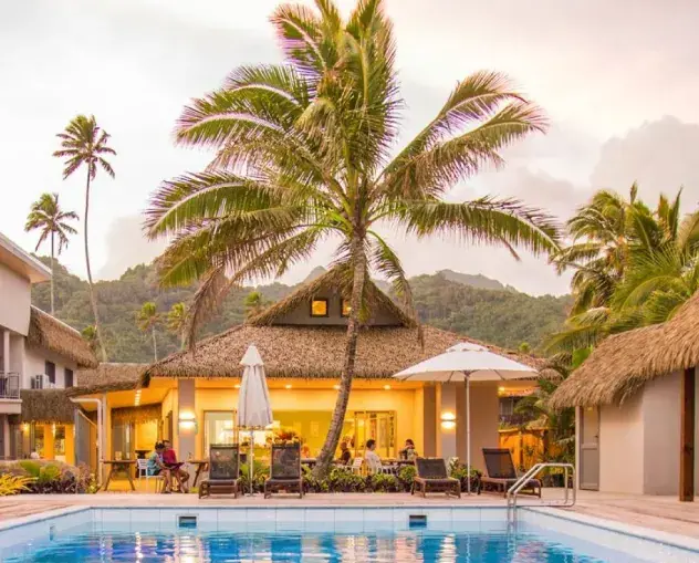 Laguna on Muri Beach Restaurant & Bar