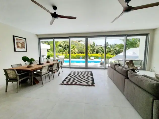 Mama Taras Luxury Villa photo 3