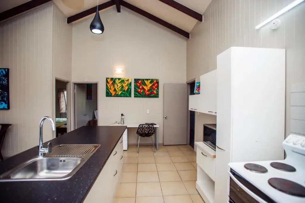 Nikao Beach Bungalows photo 8