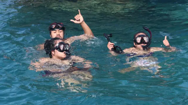 Speed Boat & Snorkel Tour with Rongohiva photo 3