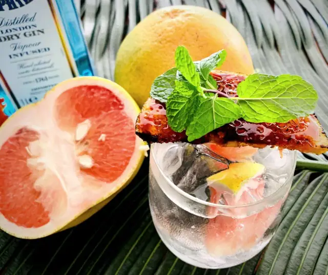 Tamanu Beachfront Restaurant photo 5