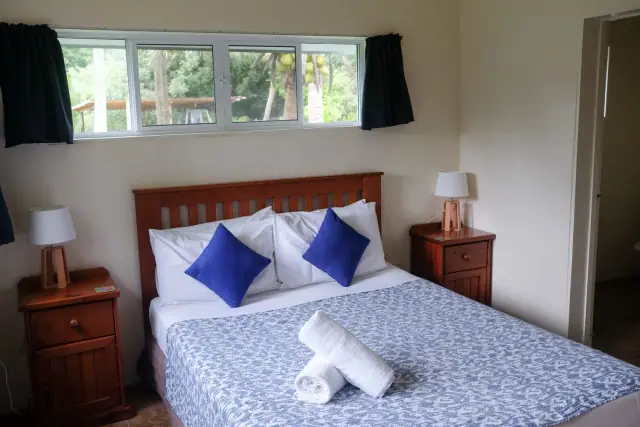 White House Apartments photo 2